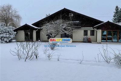 Casă cu Garaj în Central