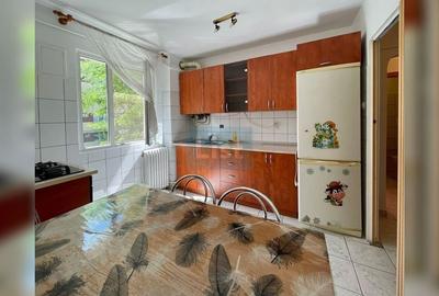 Apartament cu 3 camere semidecomandat în Micro III - 15
