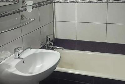 Inchiriez apartament 3 camere - 1