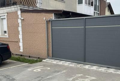 Apartament cu 4 camere decomandat în Central - 1