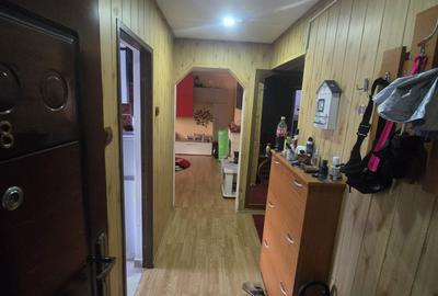 Apartament cu 4 camere decomandat în Central - 1