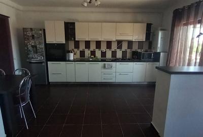 Apartament cu 3 camere decomandat în Girocului - 1