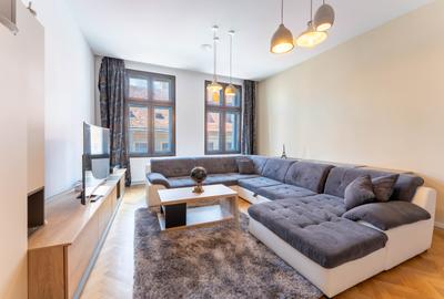 Apartament cu 3 camere decomandat în Centrul Istoric
