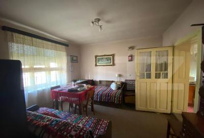Casa cu teren 10 ari, 2 anexe ?i dublu front stradal B - 6