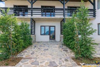 Casă cu 8 camere cu Teren 1100 Mp în Sohodol - 11