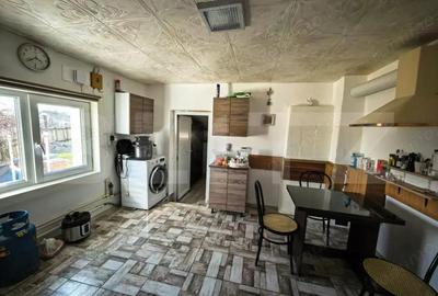 Casă cu 3 camere cu Teren 828 Mp în Central - 10