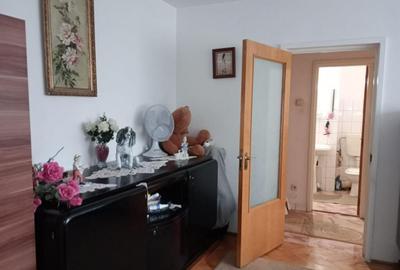 Apartament cu 2 camere decomandat în Brâncoveanu