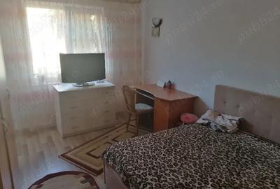 Apartament cu 3 camere semidecomandat în Rahova - 5
