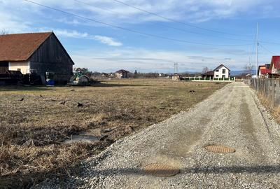 Teren Construcții intravilan de 1085 mp, în Stupini