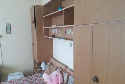Vanzare Apartament 2 cam. cf.1 semidec. etajul 4 din 4, mobilat pe Bld. Iindependentei - CEC - 14