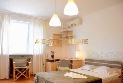 Garsonieră decomandată, mobilată în P-ța Romană