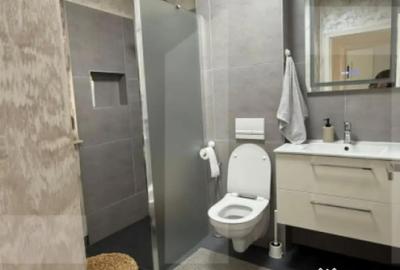 Casă cu 5 camere cu Teren 798 Mp în Central - 1