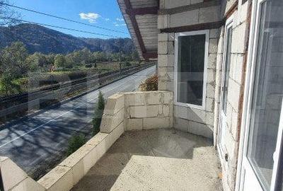 Casă cu 5 camere cu Teren 1000 Mp în Central - 4