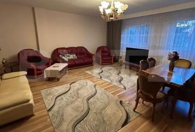 Casă cu 6 camere cu Teren 635 Mp în Central