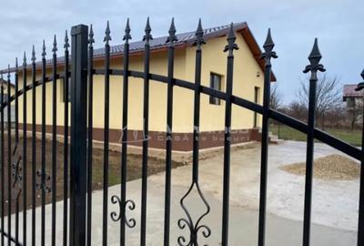 Casă cu 3 camere cu Teren 400 Mp în Central - 17