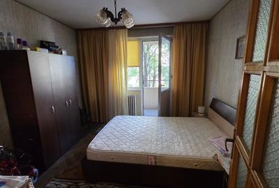 Pod Butelii,3 camere,70 mp,etaj 2/4,balcon mare. Pod Butelii,3 camere,70 mp,etaj 2/4,balcon mare. - 4