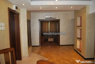 Apartament cu 4 camere decomandat în Podul de Fier - 2