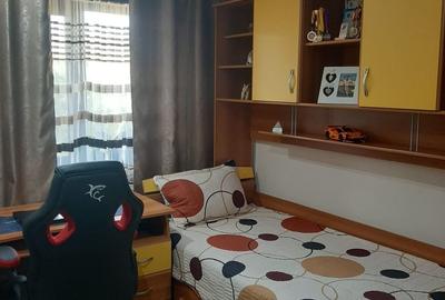 Apartament cu 2 camere decomandat în Micro 9