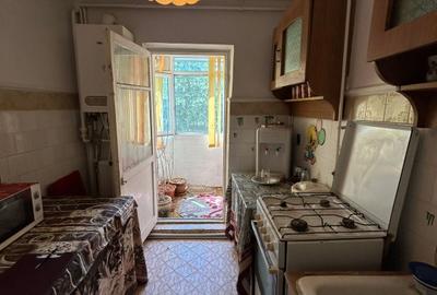 Apartament 3 camere confort 1 decomandat, Progresu, etaj 3. - 4