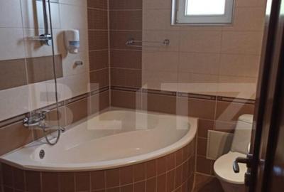 Casă cu 8 camere cu Teren 2800 Mp în Central - 20