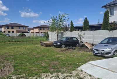 Teren de 360 mp, în Central - 12