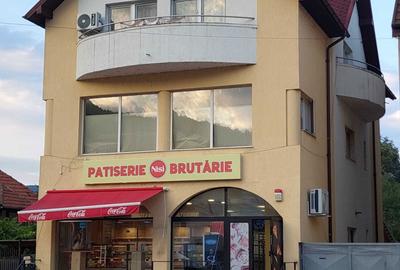 Casă cu 4 camere cu Canalizare în Central - 7