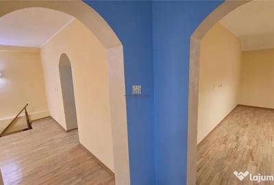 Spațiu comercial, de 65 mp, în Central - 6