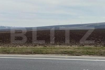 Teren de 6700 mp, în Central