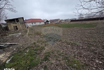 Casă cu 3 camere cu Teren 1000 Mp în Țifești