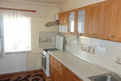 Inchiriez apartament 2 camere decomandat in Deva, zona I. Creanga, etaj 2, mobilat