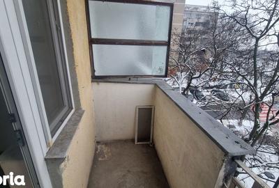 Apartament cu 3 camere decomandat în Decebal - 2