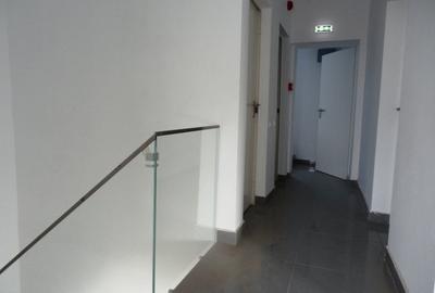 INCHIRIEZ ETAJ 3 CLADIRE BIROURI OTOPENI - 10
