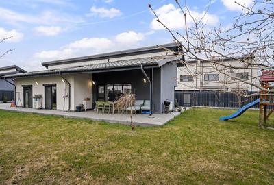 Casă individuală cu 5 camere cu Canalizare în Central - 3