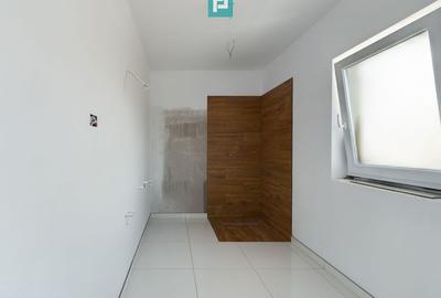 Casă cu 4 camere cu Canalizare în Moșnița Veche - 11
