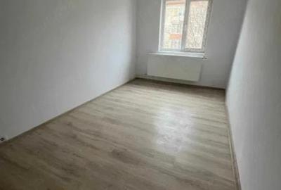 Apartament cu 4 camere decomandat în Dacia - 4