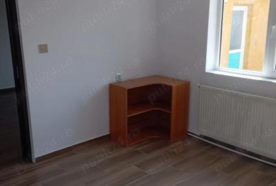 Casă cu 4 camere în Central - 1