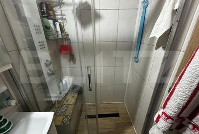 Apartament de vanzare, cu 3 camere, 48 mp, zona Micro 14 - 5