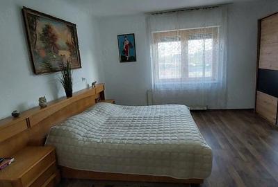 Casă cu 4 camere cu Teren 1790 Mp în Bethausen - 2