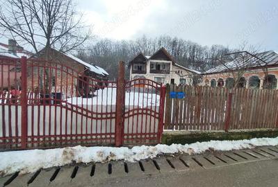 Casă cu 6 camere cu Teren 2080 Mp în Gura Foii - 6