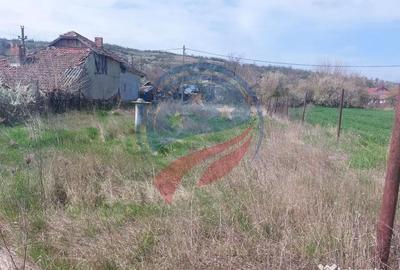 Teren de 2741 mp, în Țuglui - 2