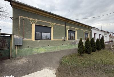 Casă cu 5 camere cu Teren 4319 Mp în Central - 4