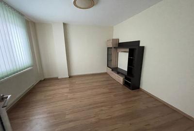 Apartament cu 3 camere decomandat în Păcurari - 2