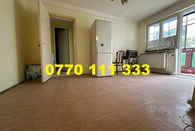 - Apartament 2 camere confort 2, zona Viziru 1, etaj 3.