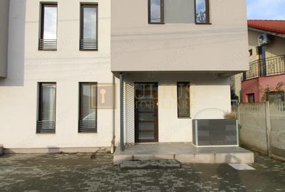 Casa Giroc, 4 camere, 2 bai, curte interioara. - 10