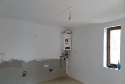 Casa - Vladimirescu, pe soseaua principala - 9