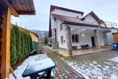 Casă cu 7 camere cu Teren 747 Mp în Moieciu - 13
