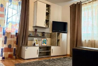 Studio decomandat cu terasă și loc de parcare  42 m², de închiriat în SubCetate - 12
