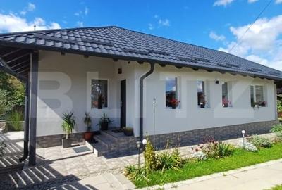 Casa individuala renovata, 3 camere, teren 1152 mp in Moldovenesti - 1