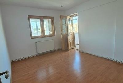 Dacia - Bicaz - 3 camere decomandat - etaj intermediar - liber - 9