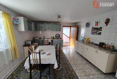 Casă individuală cu 6 camere cu Canalizare în Girocului - 4